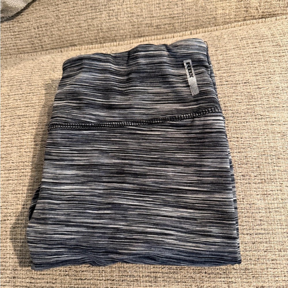 Reebok Women’s Medium Athletic Leggings Gray Space Dye Gym Yoga Pants